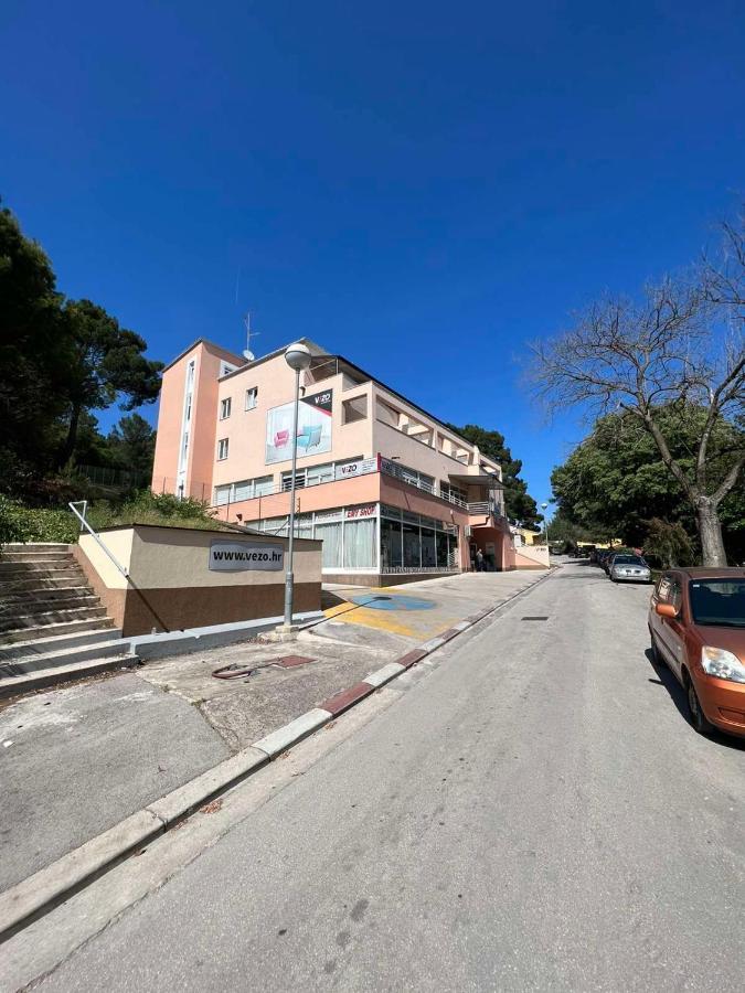 Apartmani Lorena Pula Exterior foto