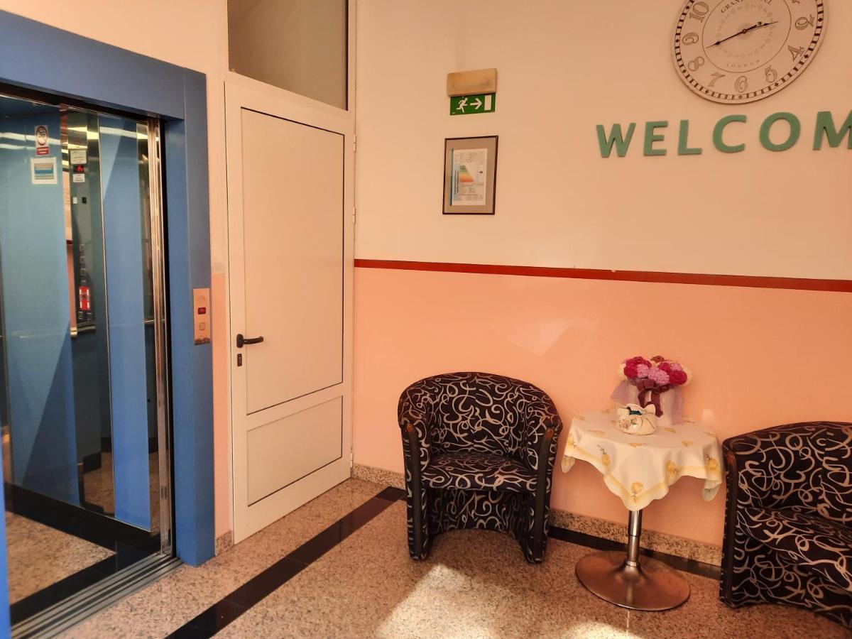 Apartmani Lorena Pula Exterior foto